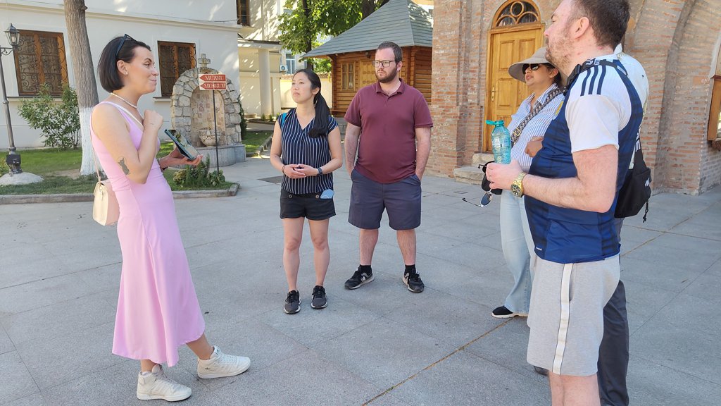 walkingtour.jpg